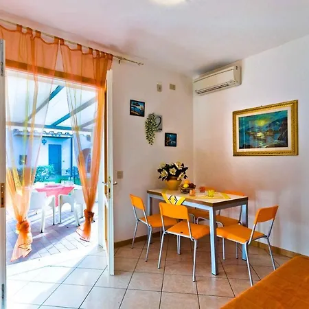 דירה In 24437 ביביונה