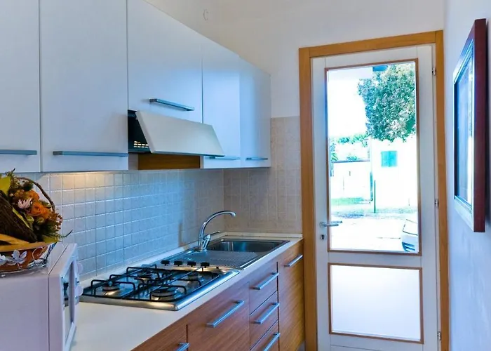 In 24437 * بيبيوني